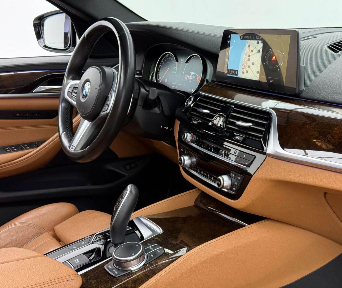 بي أم دبليو 530i M Sport 2.0L 2018 BMW 530i M-Kit, Warranty, Full BMW Service History, Excellent Condition, GCC