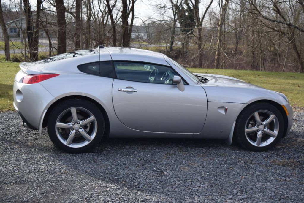 Pontiac Solstice exterior - Side Profile