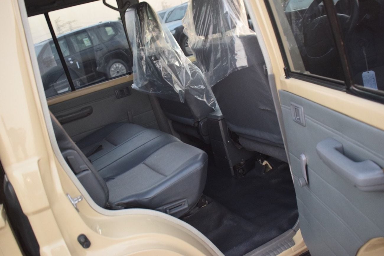 تويوتا لاند كروزر بيك آب Double Cabin 4.5L