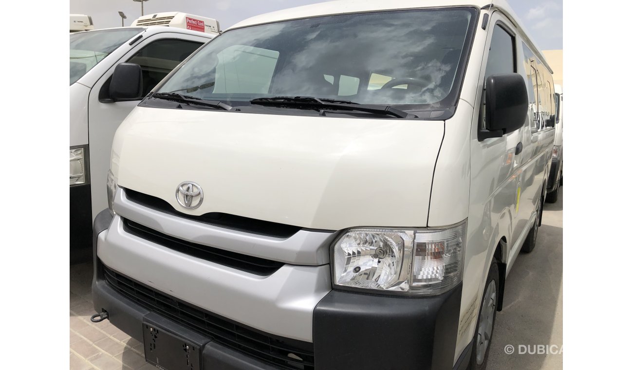 Toyota Hiace Toyota Hiace Midroof 15 seater,Model:2014.Excellent condition