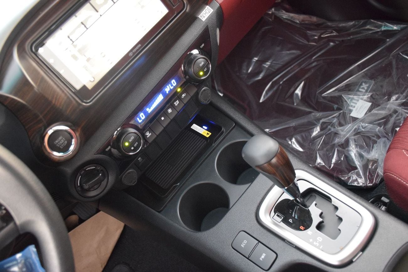 تويوتا هيلوكس SR5 (NON GCC) 2.7L (4x4) Petrol