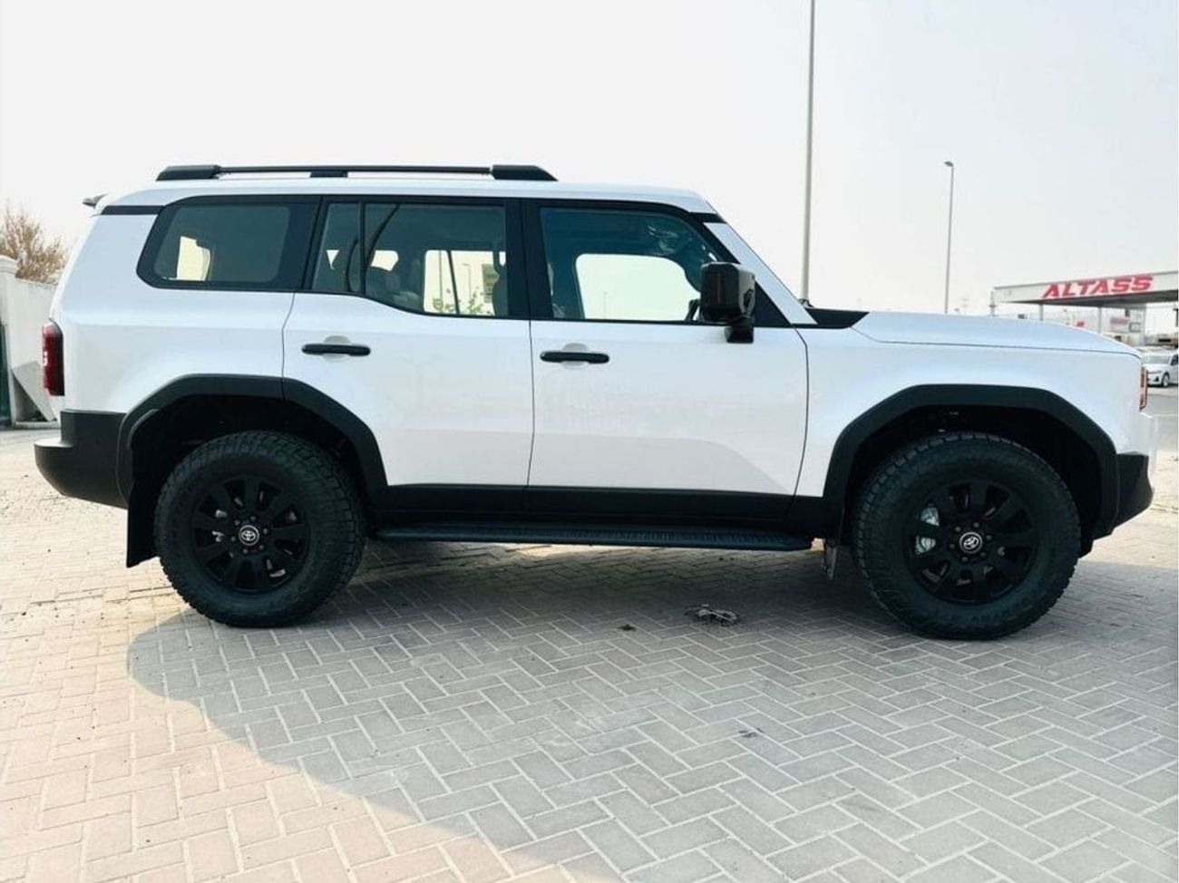 تويوتا برادو Toyota Land Cruiser Prado First Edition 2.4L Al-Futtaim specifications