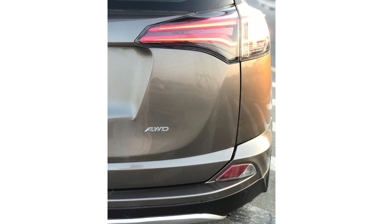 Toyota RAV4 Toyota Rav 4 Petrol Engine 2016 model golden color
