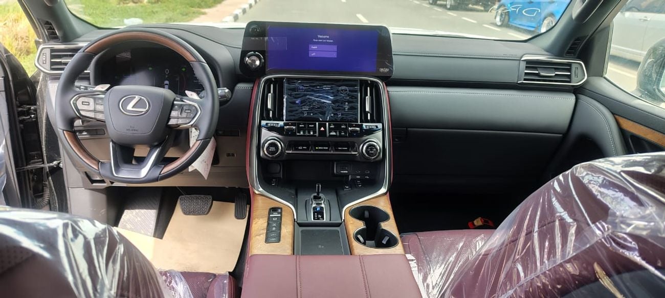 لكزس LX 700h Signature