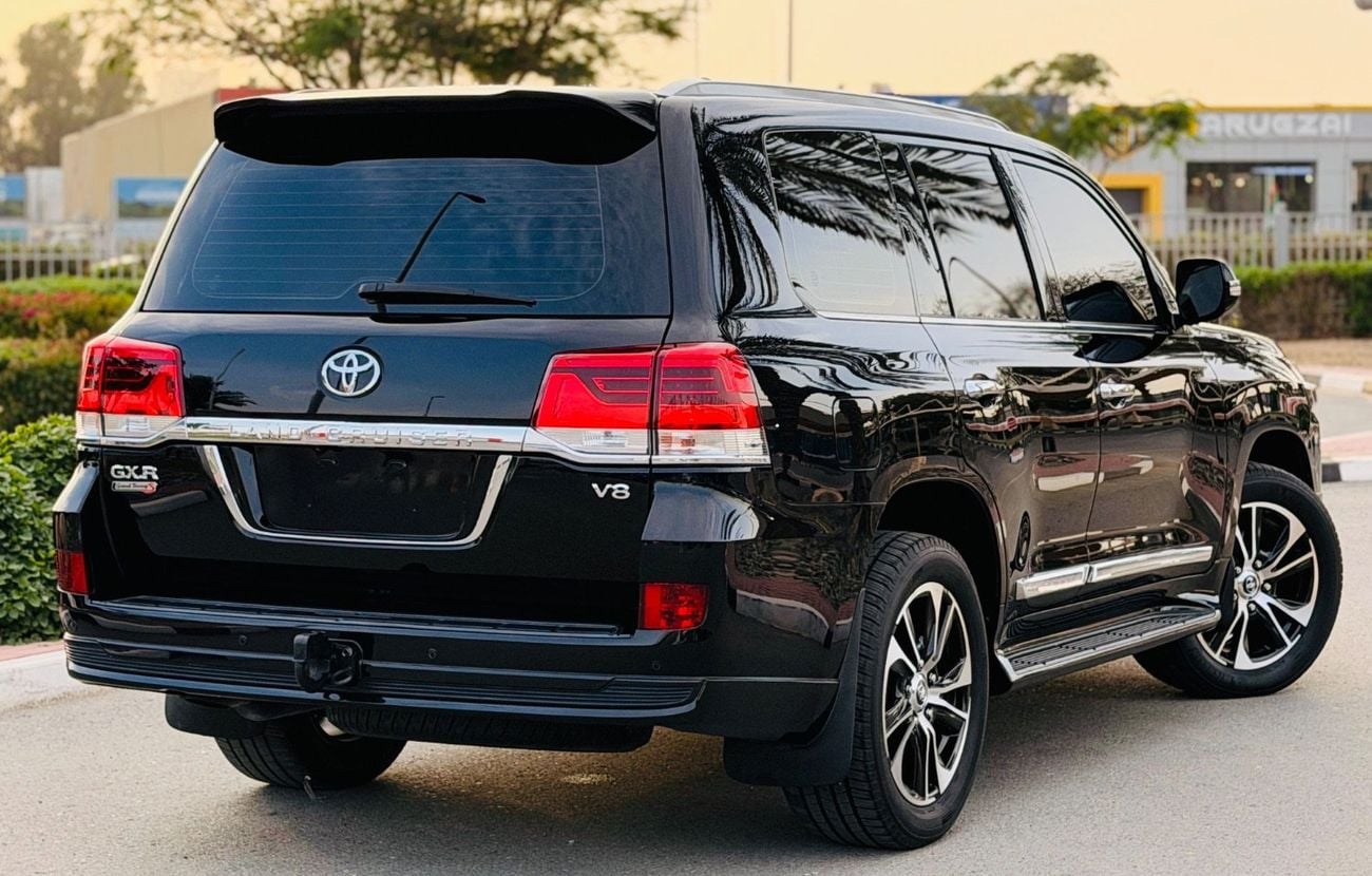 تويوتا لاند كروزر 