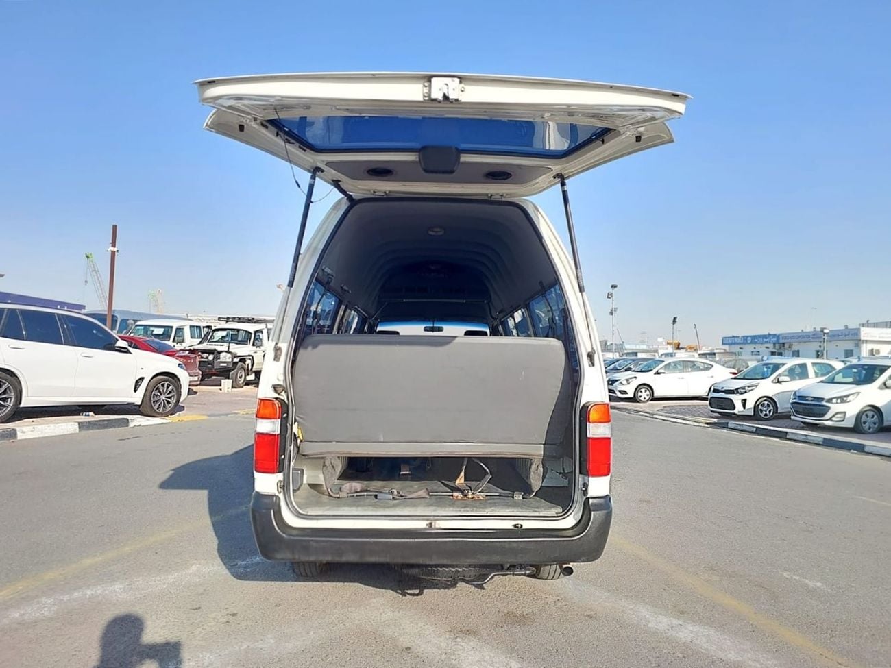 تويوتا هاياس TOYOTA HIACE COMMUTER VAN RHD 2003 MODEL 3.0 L DIESEL MANUAL(PM15151)