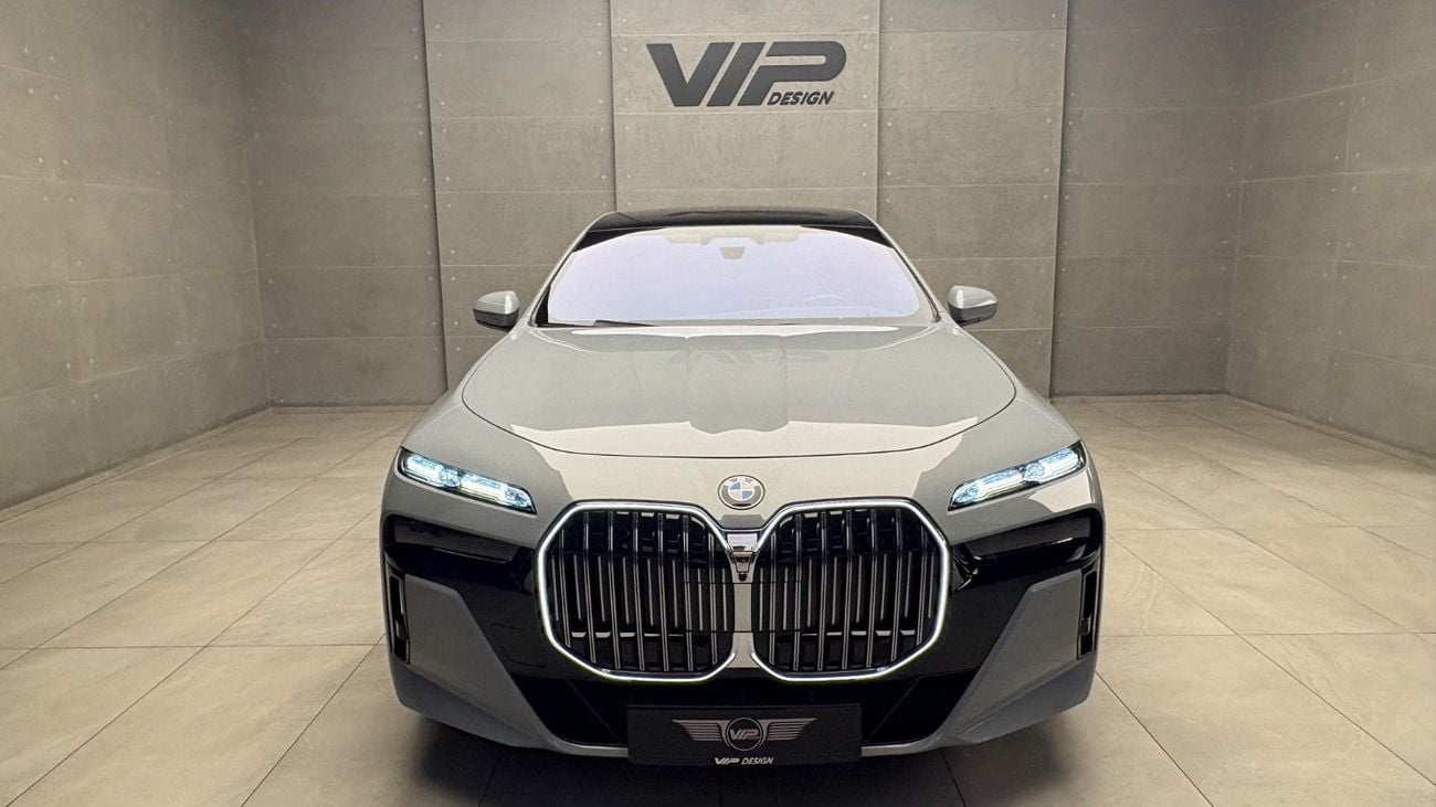 BMW 735i 2024 | GCC Specs | Agency Warranty & Service