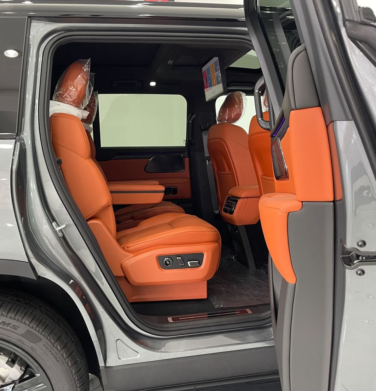 ROX 01 STD 7 SEATER