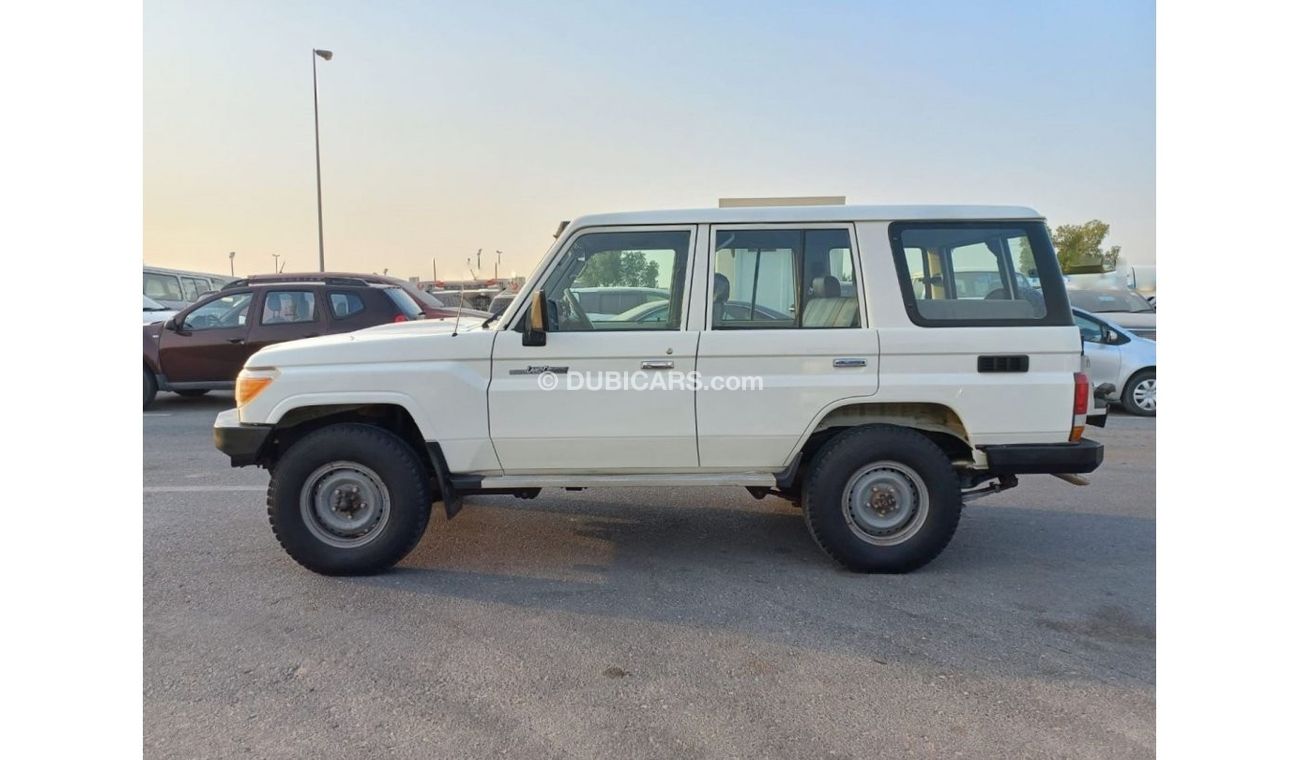 Toyota Land Cruiser 70 TOYOTA LAND CRUISER HARD TOP LEFT HAND DRIVE (PM 839)