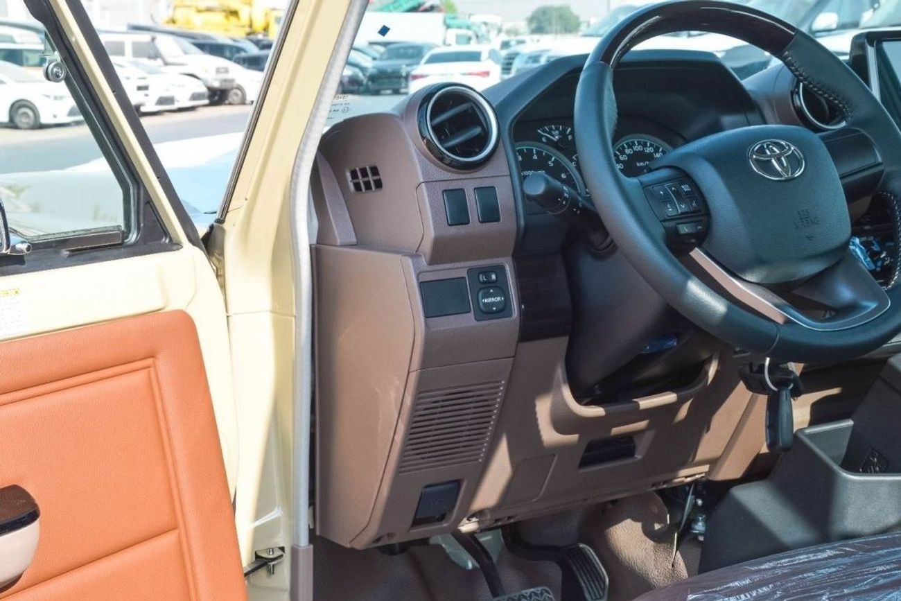 Toyota Land Cruiser Pick Up TOYOTA LAND CRUISER 79 4.0L 4WD PETROL PICKUP 2024