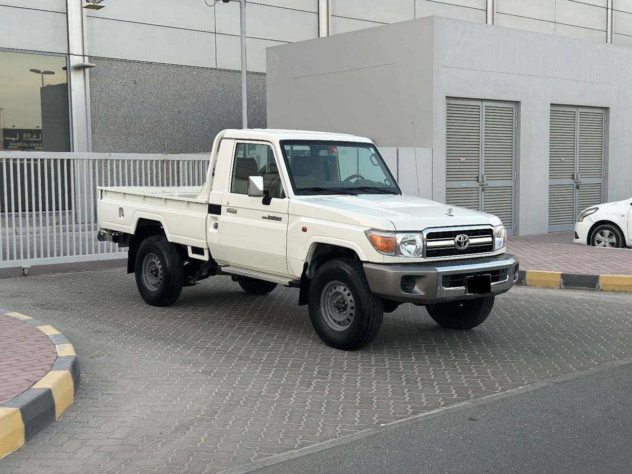Toyota Land Cruiser Pick Up Std 4.0L Single Cab Utility 4WD