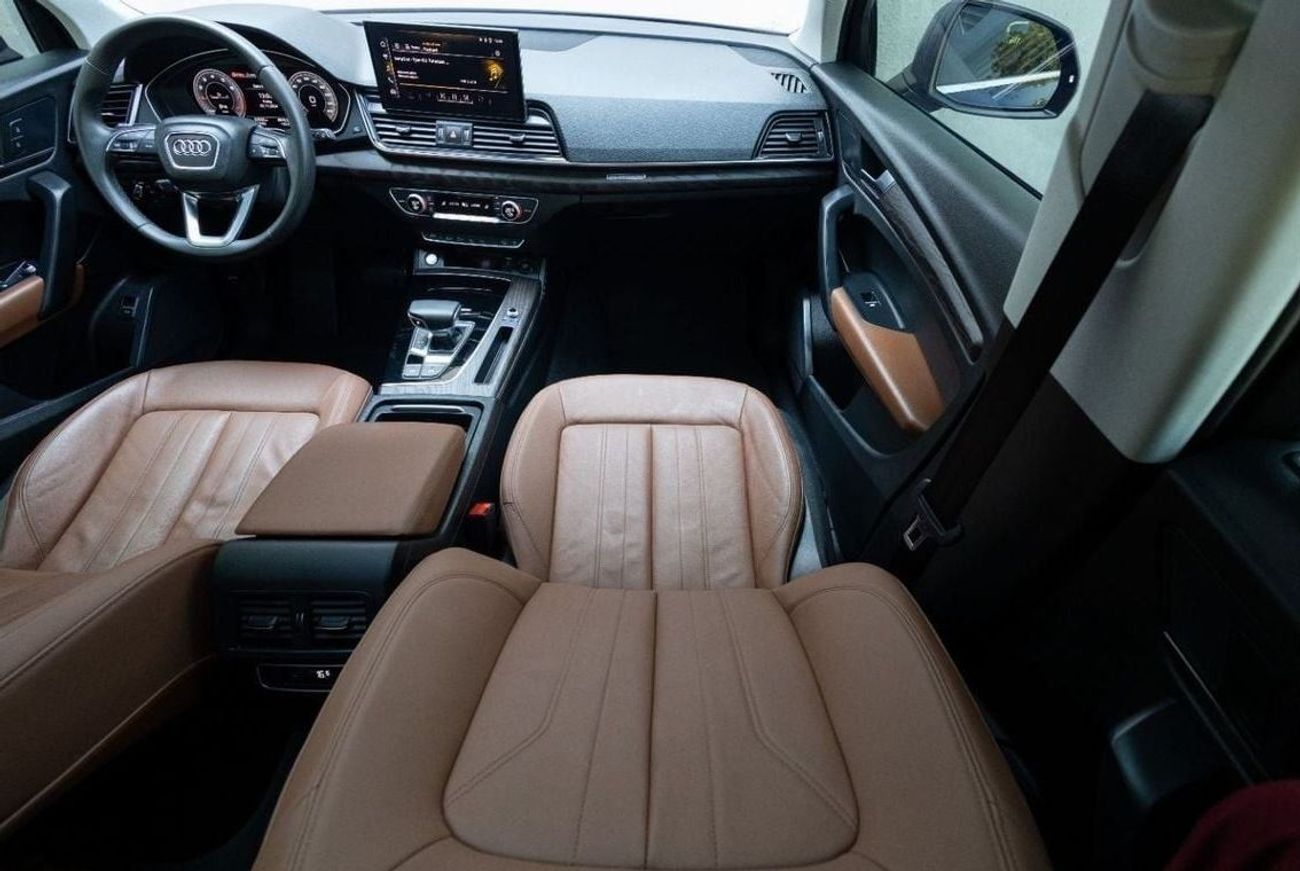 أودي Q5 45 TFSI Quattro 2.0L Audi Q5 45TFSI Quattro 2022 GCC under Agency Warranty and Service Contract with