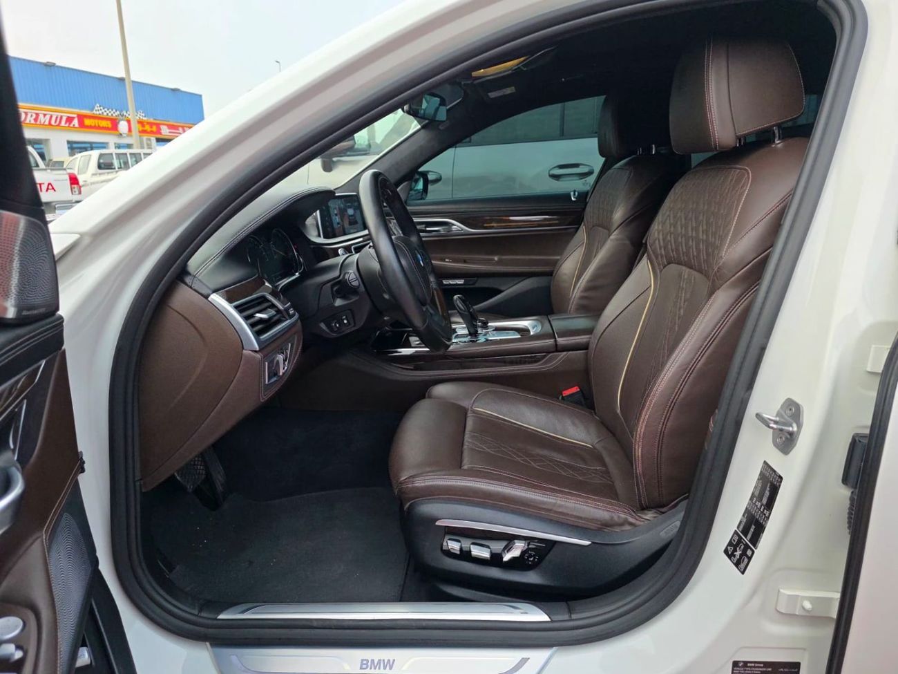 BMW 750i XDrive Luxury Original paint 2016 GCC