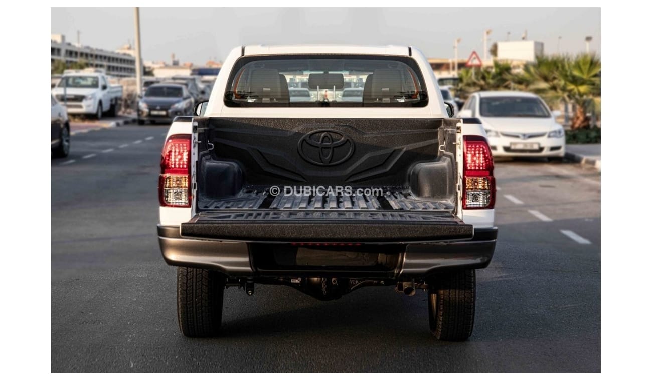 Toyota Hilux 2022 Toyota Hilux 4x4 DC 2.8 D MT - White inside Black