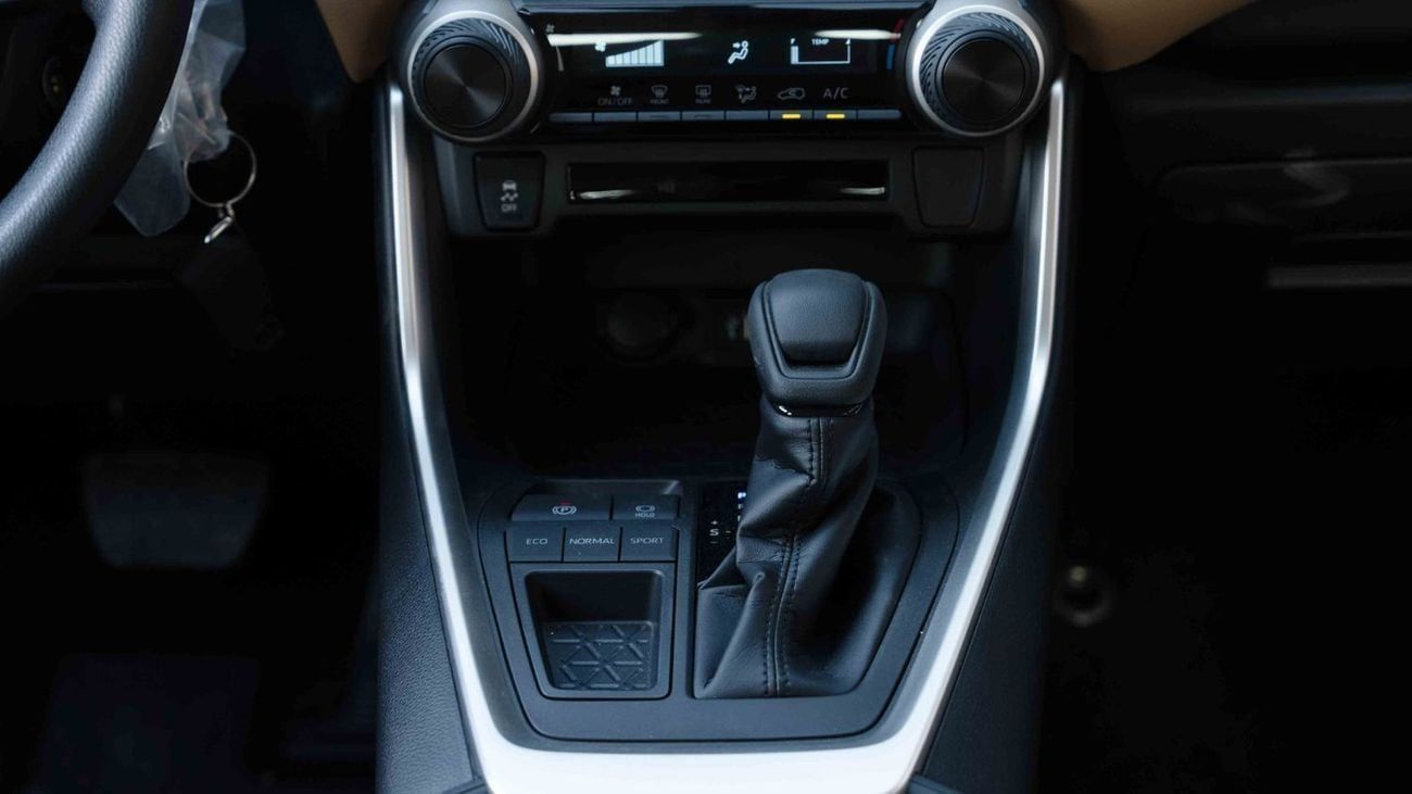 تويوتا راف ٤ 2025 Toyota RAV4 E 4X2 2.5 - Platinum White Pearl Inside Brown | Export Only