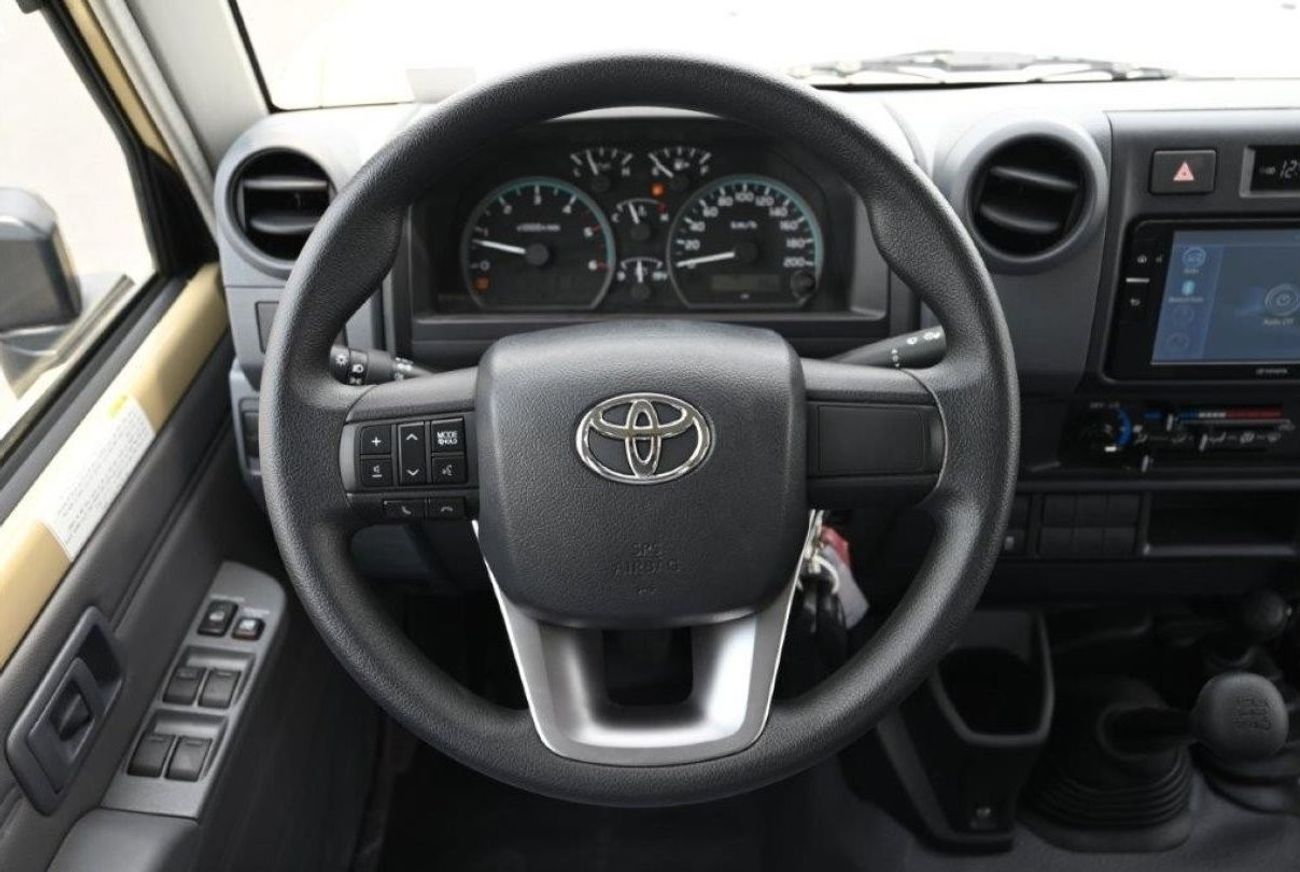 تويوتا لاند كروزر بيك آب Double Cab V8 4.5L Diesel MT with Front / Rear Diff Lock, Black Wheels, Winch