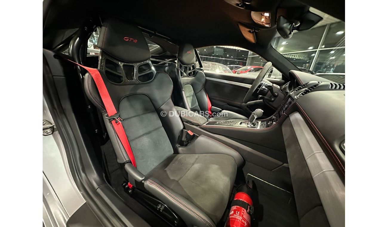Porsche 718 Cayman GT4