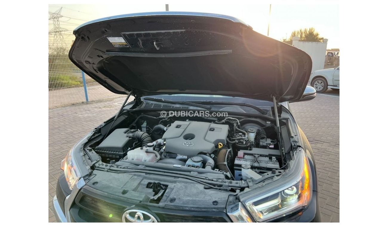 Toyota Hilux S GLX Double Cab 2.8L 4-Cyl Diesel (Full-Option)