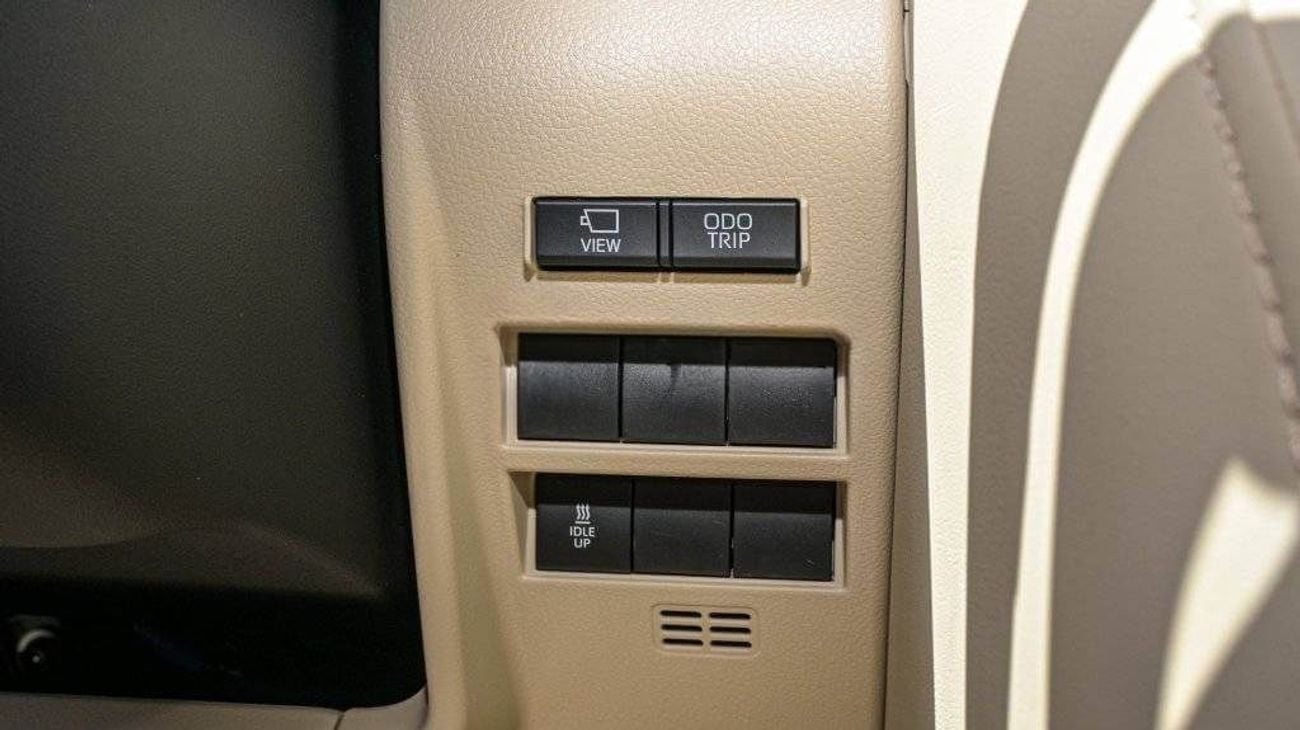 تويوتا لاند كروزر VXR 3.3L