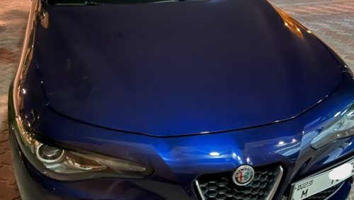 Alfa Romeo Giulia Super Luxury Pack - Agency Maintained