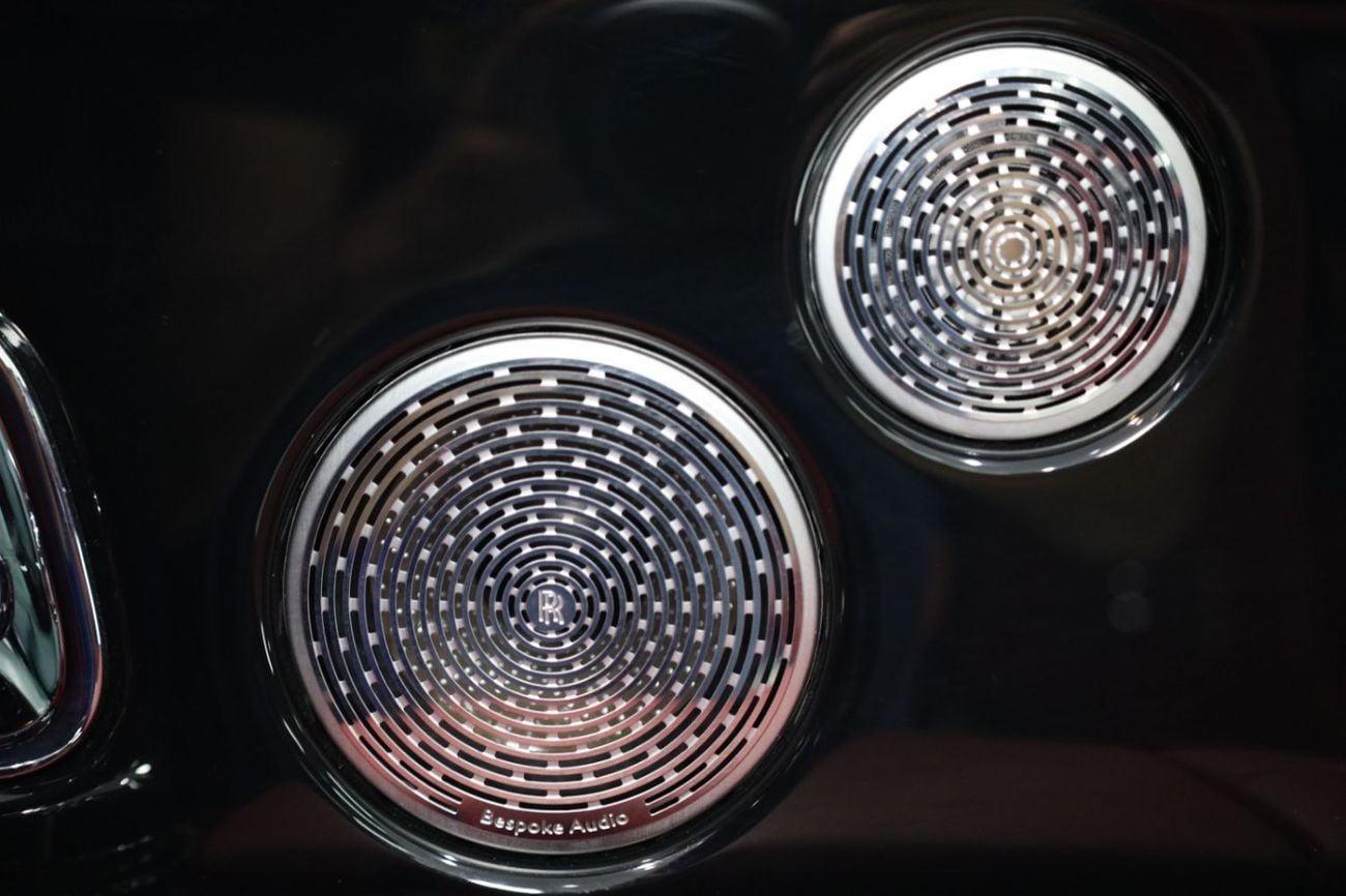 Rolls-Royce Phantom Std 6.8L VIII, Bespoke Audio, Rear Entertainment, Brushed Steel Bonnet, GCC Specs!!