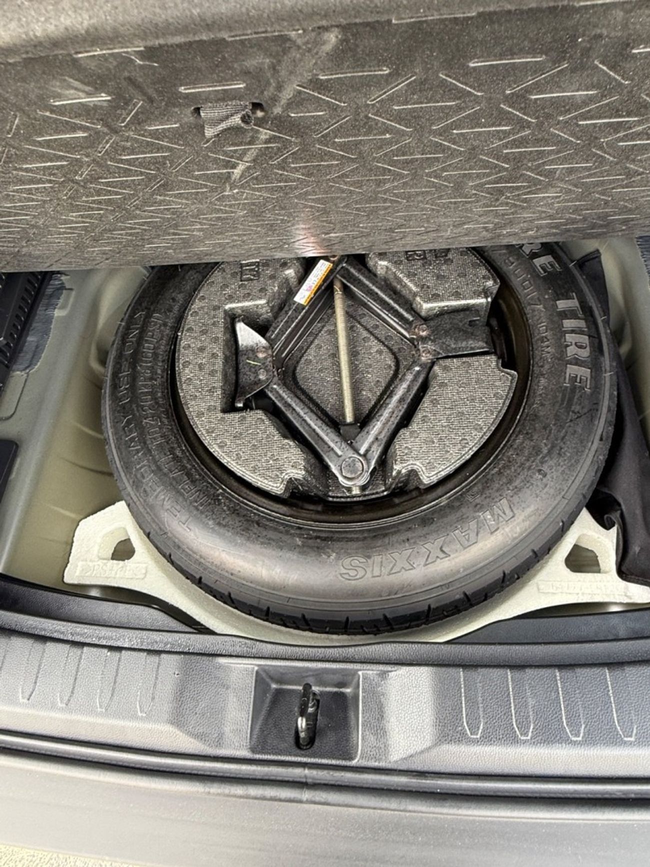 تويوتا راف ٤ VXR HEV 2.5L (219 HP) AWD