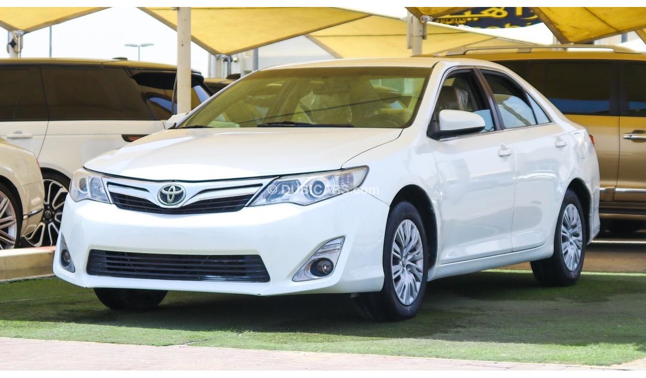 Used Toyota Camry 2014 for sale in Sharjah 523978