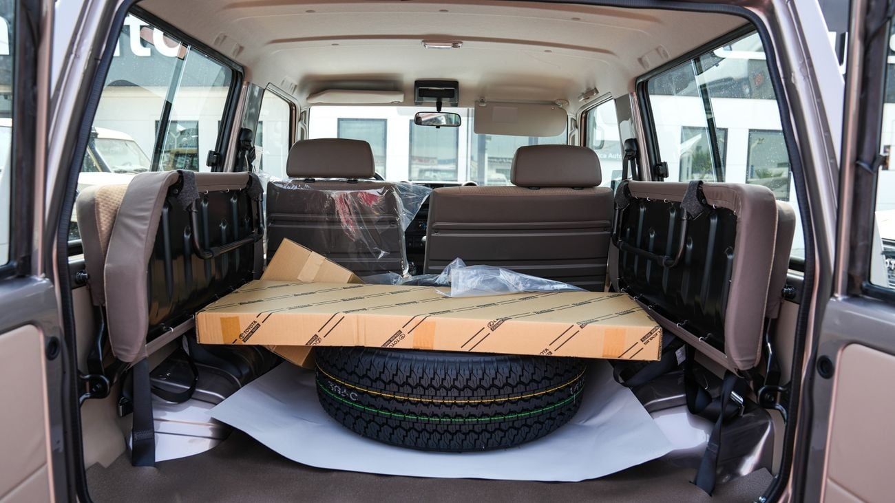Toyota Land Cruiser LC71 71 MANUAL MID OPTIONS