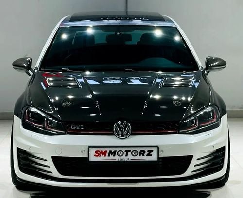 Volkswagen Golf GTI GCC SPECS FULLY MODIFIED 450HP WITH CARBON FIBER HOOD AND FENDERS