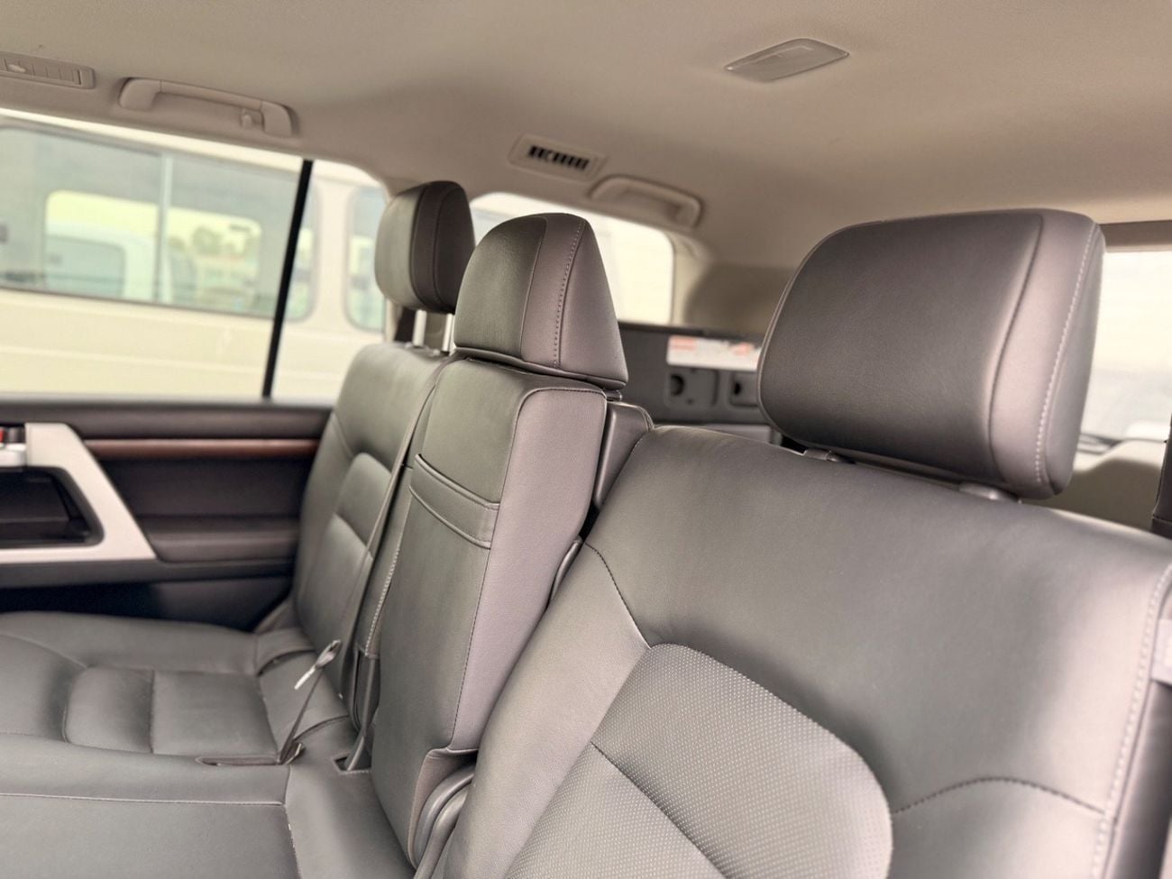 Toyota Land Cruiser GXR Sahara Full Option