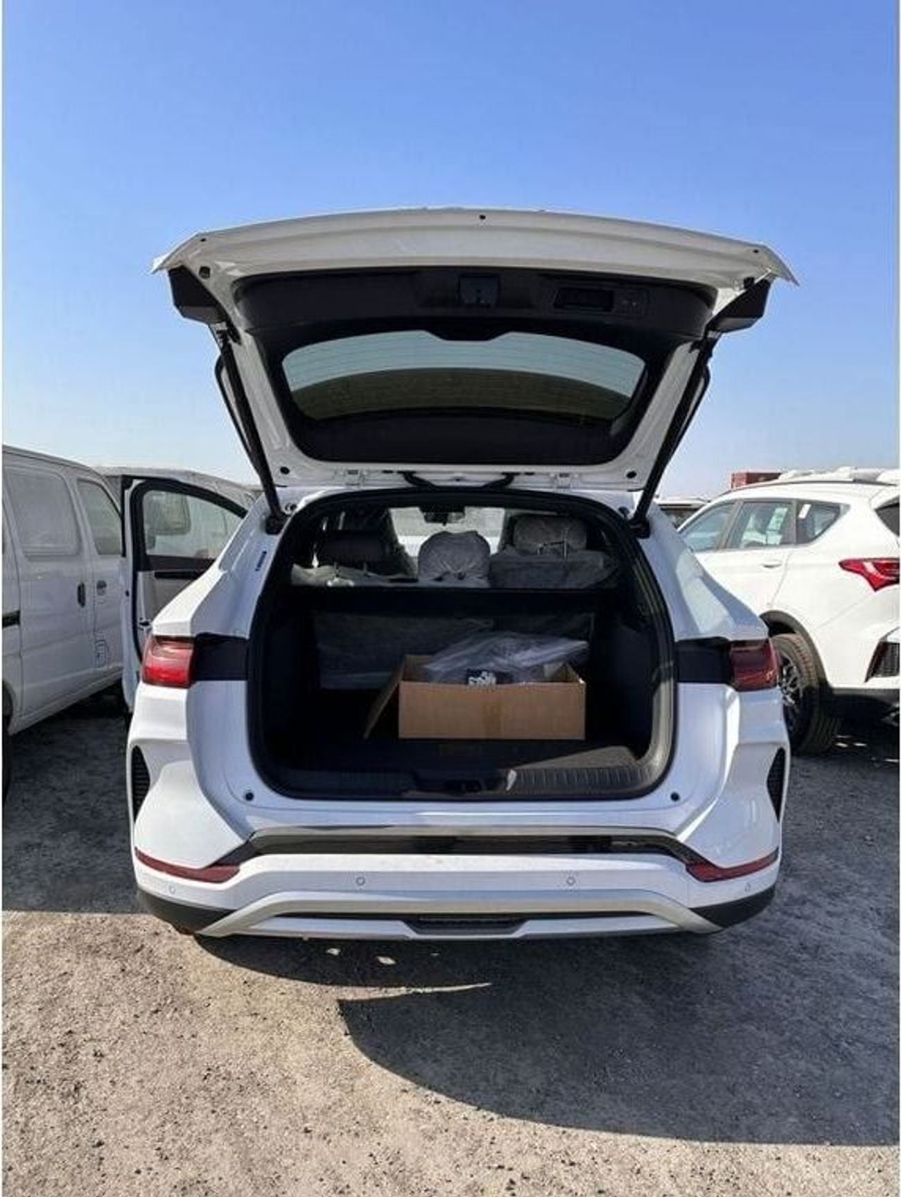BYD Song Plus BYD Song PLUS New Energy 2025  EV 520km Deluxe (Available on pre-order from China and ship to ROW)