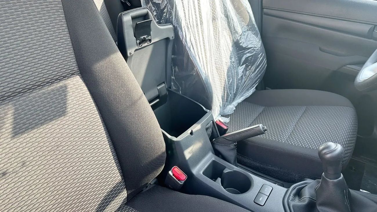 تويوتا هيلوكس GL Toyota/HILUX P DC 4WD/2.7L STANDARD 5MT