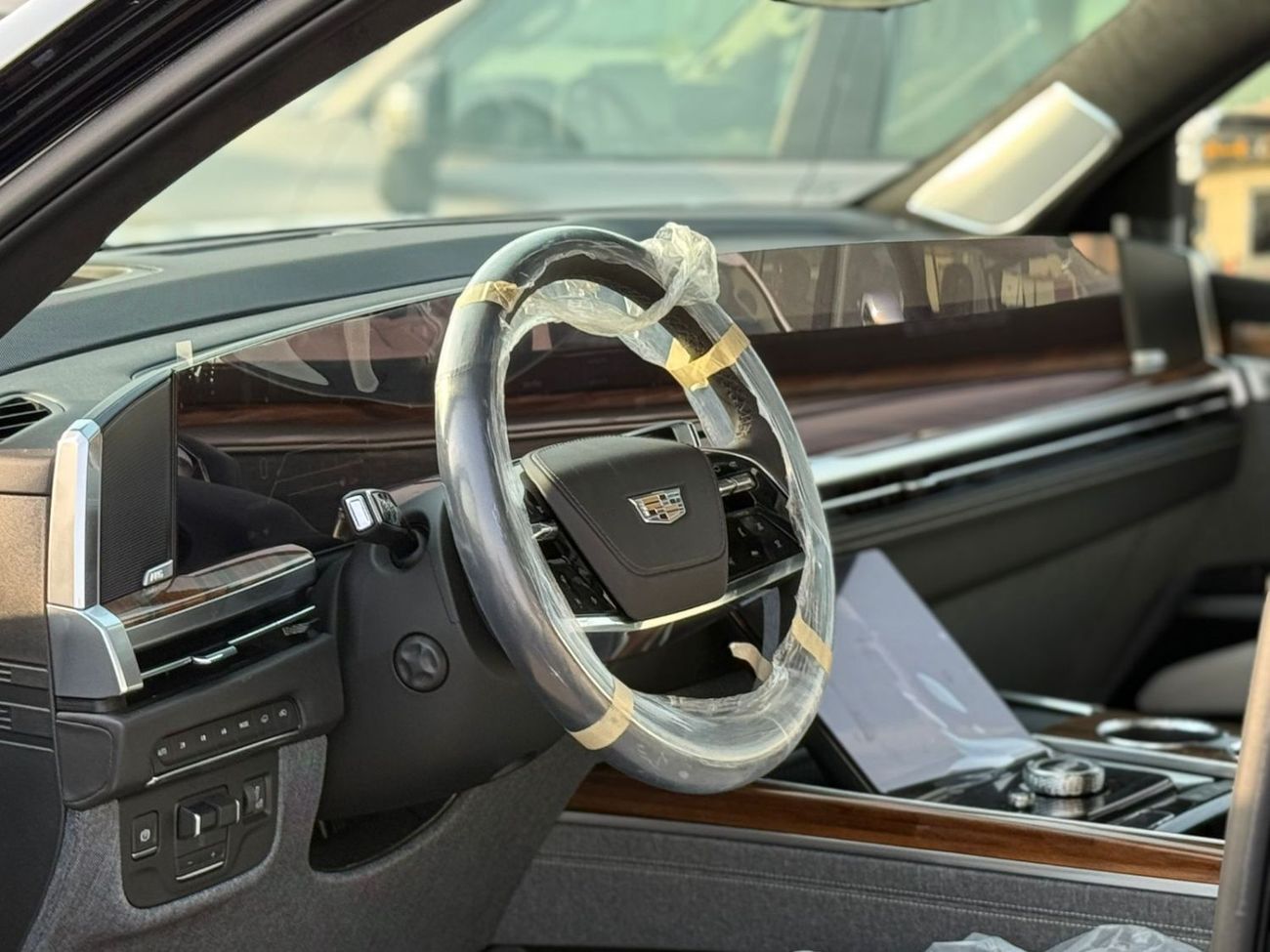 Cadillac Escalade Sport Platinum 6.2L 4WD Cadillac Escalade V8 6.2 L SUV AWD 4 Doors