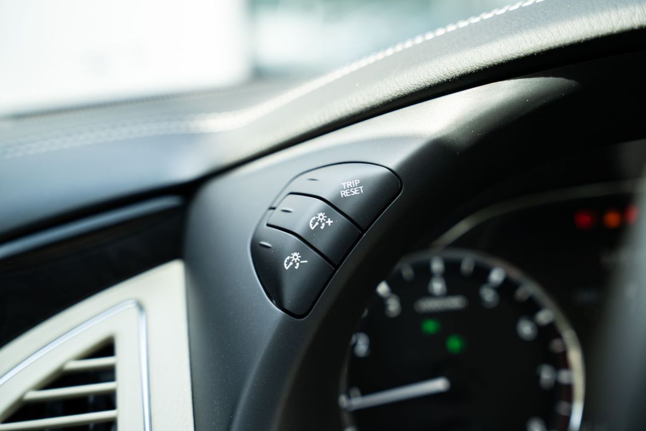 إنفينيتي QX80 Sensory ProActive GCC Specs Brand New