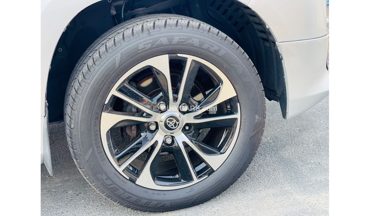 Toyota Land Cruiser Toyota Landcruiser 2016 model for sale from Humera automobile motors in Dubai . silver 2016 model .