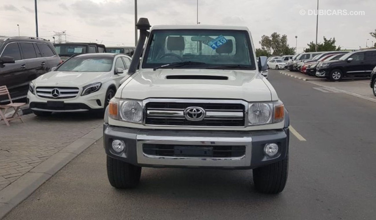 Toyota Land Cruiser Pick Up GXL Diesel V8 Single-cab Right-hand Low Km