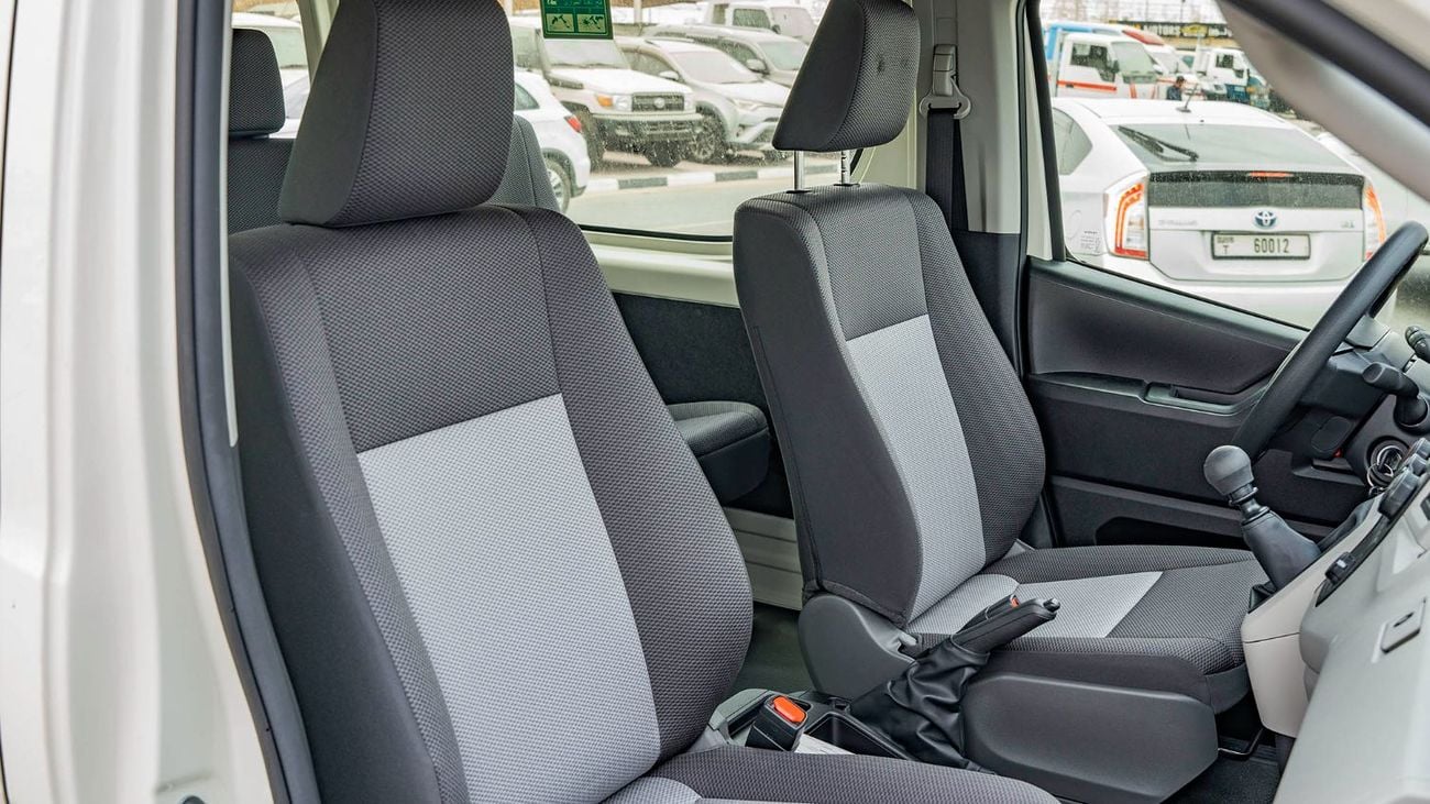 تويوتا هاياس DX 2026 Toyota Hiace DX 3.5L AT Petrol (13 Seat)