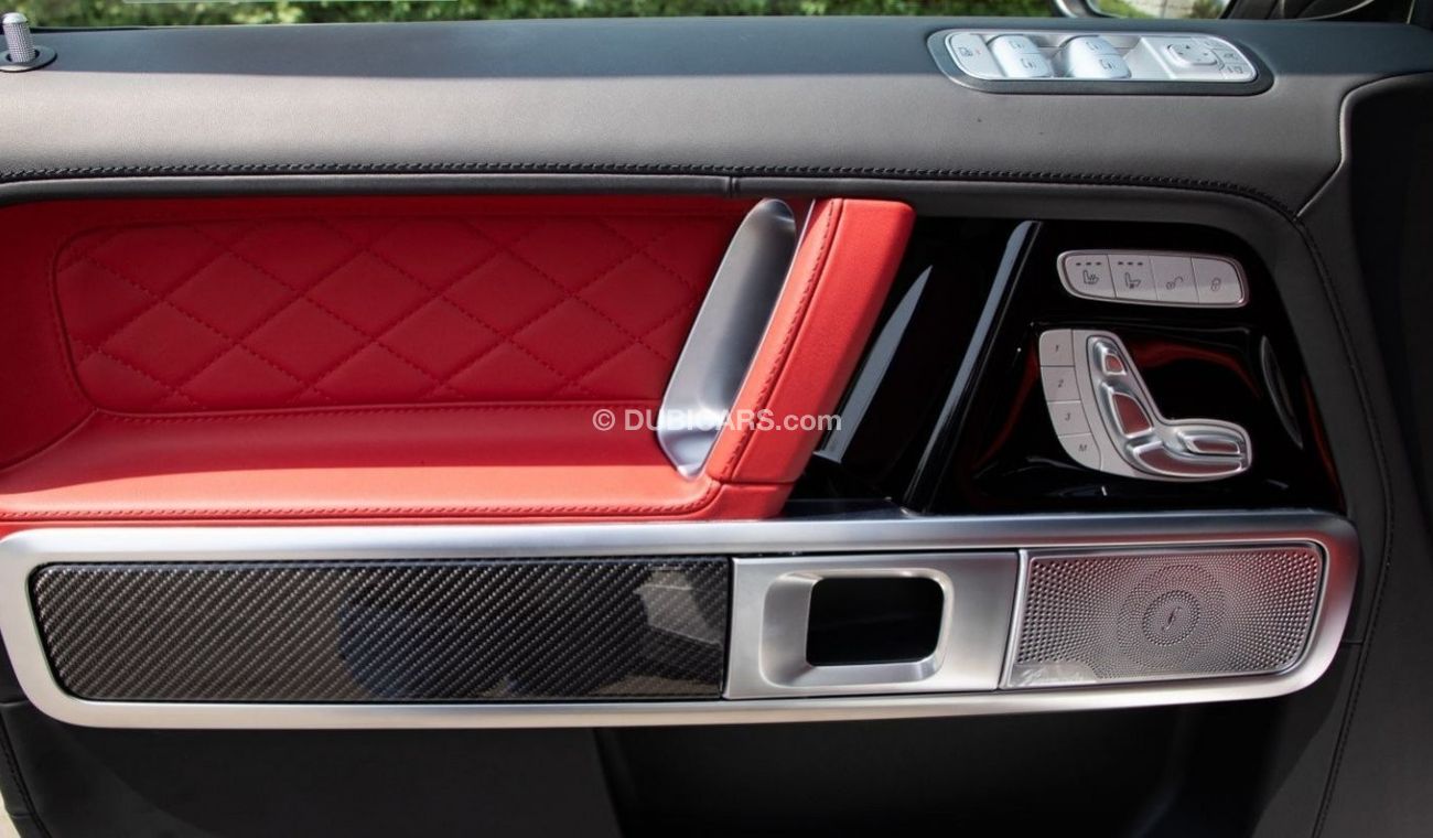 Mercedes-Benz G 63 AMG AMG Night Pack Carbon/GCC/2 years Warranty. Local Registration +5%