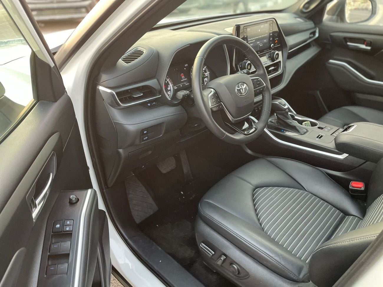 Toyota Highlander 2021 Toyota Highlander XSE 3.5L V6 - 14,500 Mileage