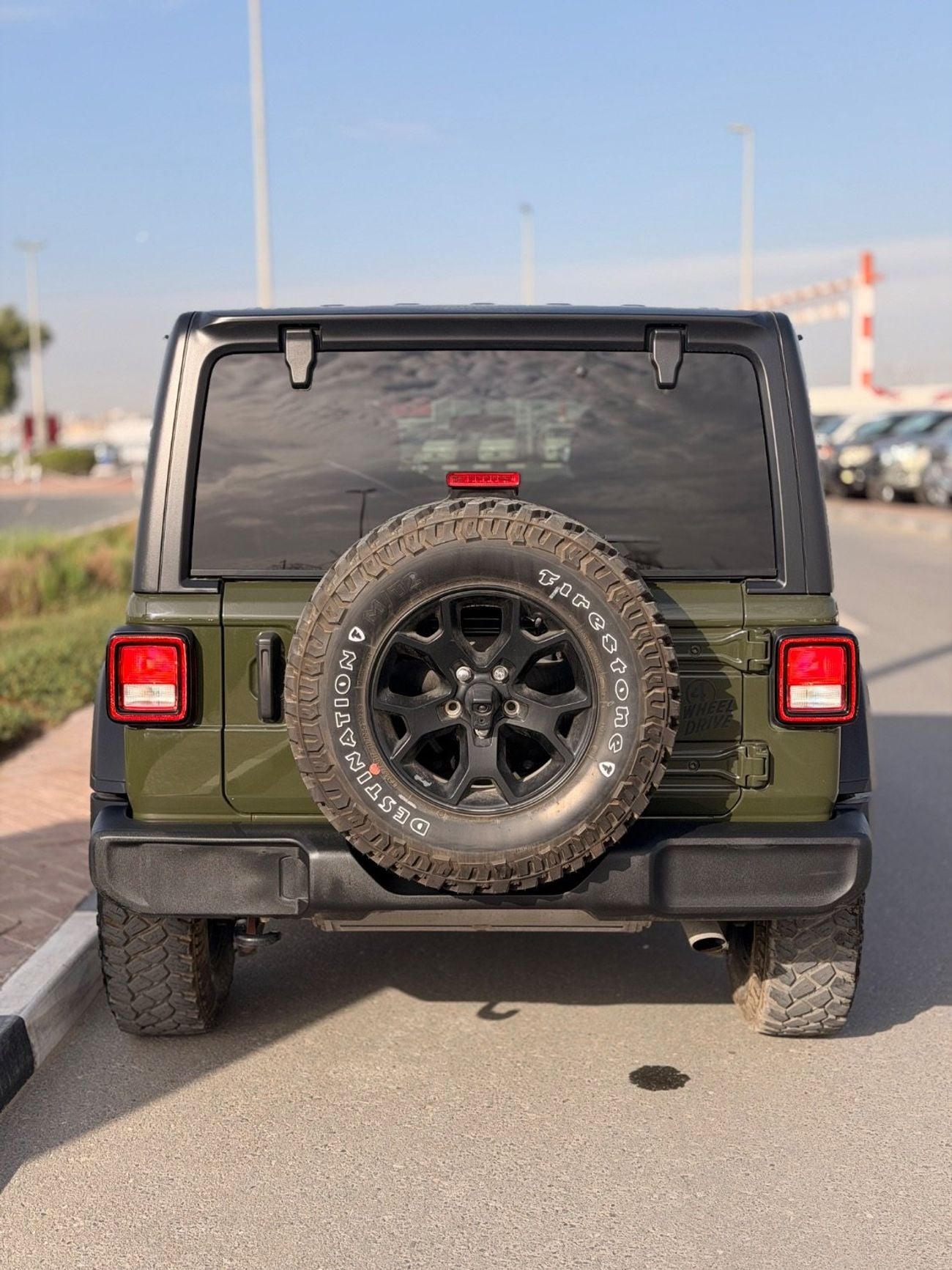 Jeep Wrangler Unlimited Sport S 2.0L A/T Sport 2.0L A/T Full Option