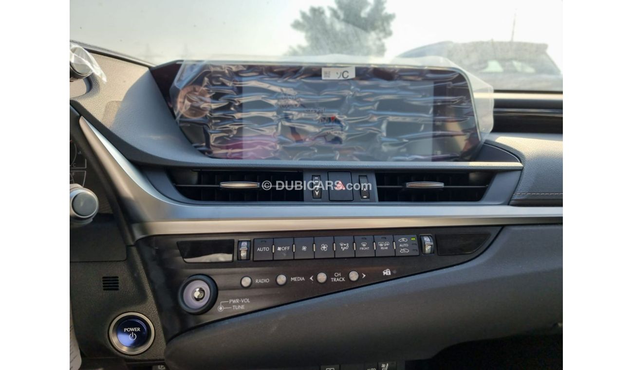 Lexus ES 300 Lexus ES300h (AXZH10) 2.5L Sedan FWD 4 Doors Black  Hybrid Euro 4  Model 2019