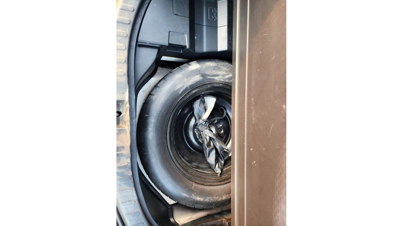 تويوتا راف ٤ TOYOTA RAV4 XLE HYBRID FULL OPTION