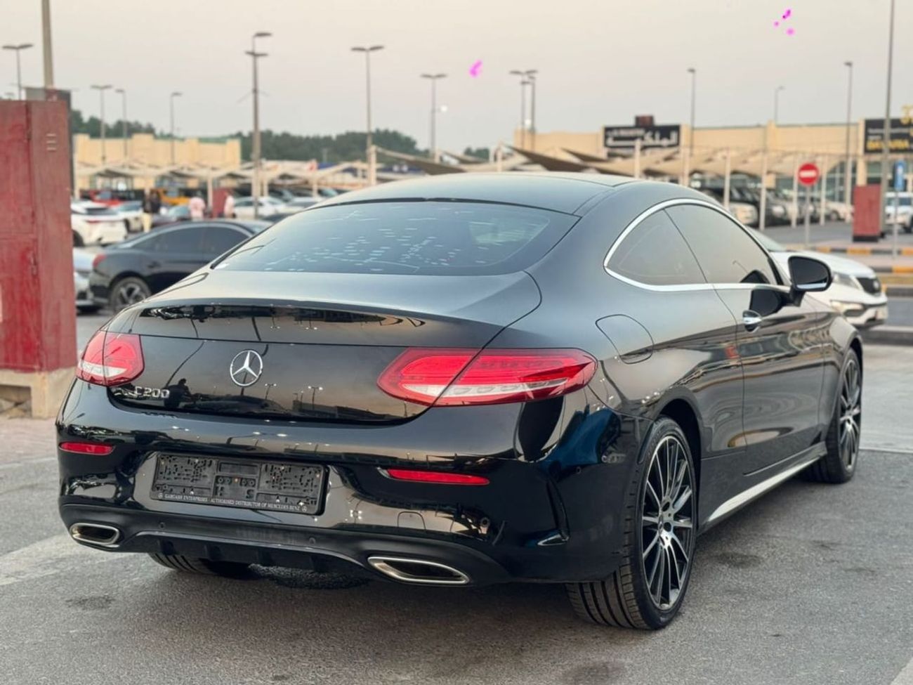Mercedes-Benz C 200 Coupe Mercedes-Benz  C200 Coupe V4 Full option MY2017 GCC