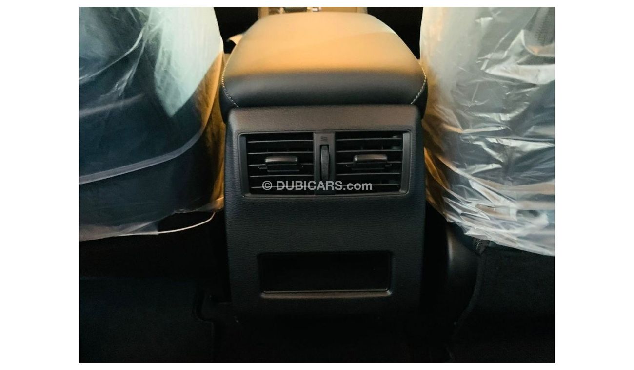 Mitsubishi Outlander BRAND NEW MITSUBISHI OUTLANDER GCC SPEC 2.5L SUV 4WD 7 SEATER 5 DOOR DUAL A/C PANORAMIC SUNROOF AVIL