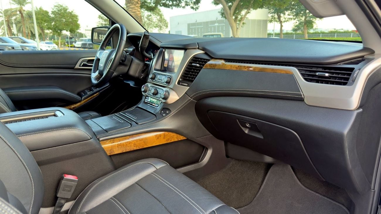 GMC Yukon Denali 6.2L (8 Seater)