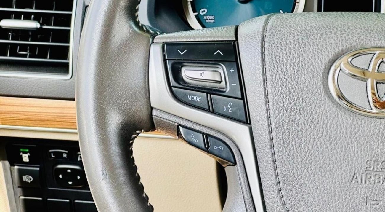 تويوتا برادو TXL3 4.0L Toyota Prado 3 4.0L Toyota Prado VXR 2020 4.0 L sunroof electric seats leather seats