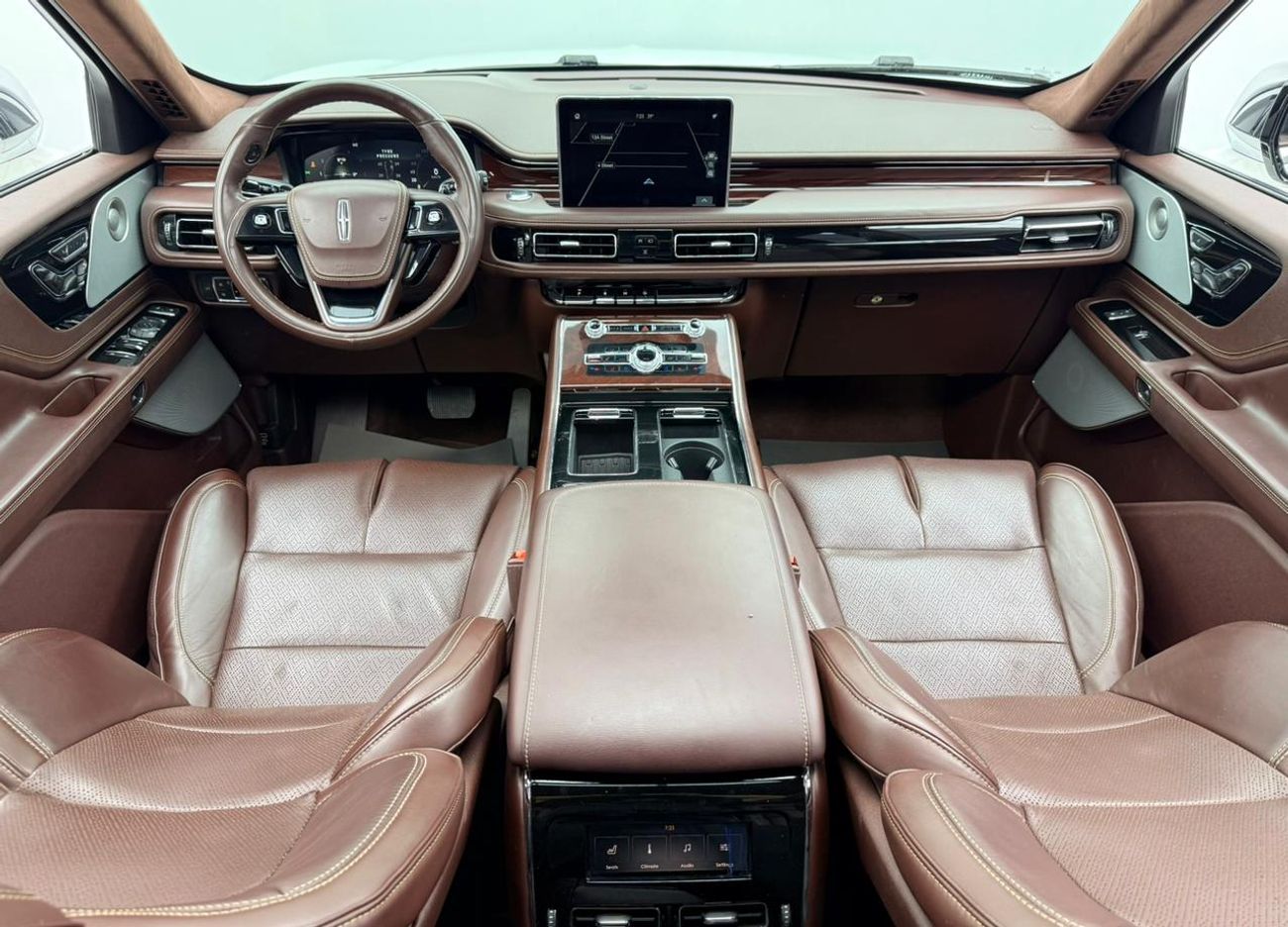 Lincoln Aviator PRESIDENTIAL 2021 Lincoln Aviator Presidential, 2028 Lincoln Warranty, 2026 Lincoln Service Pack, 7 Seater, GCC