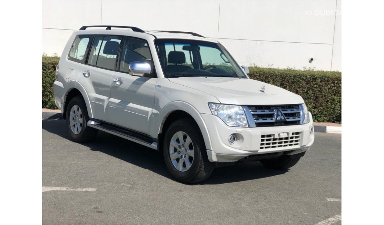 ميتسوبيشي باجيرو AED 912 / month UNLIMITED KM WARRANTY FULL OPTION 7 SEATER SUNROOF V6  .EXCELLENT CONDITION 4X4, . .