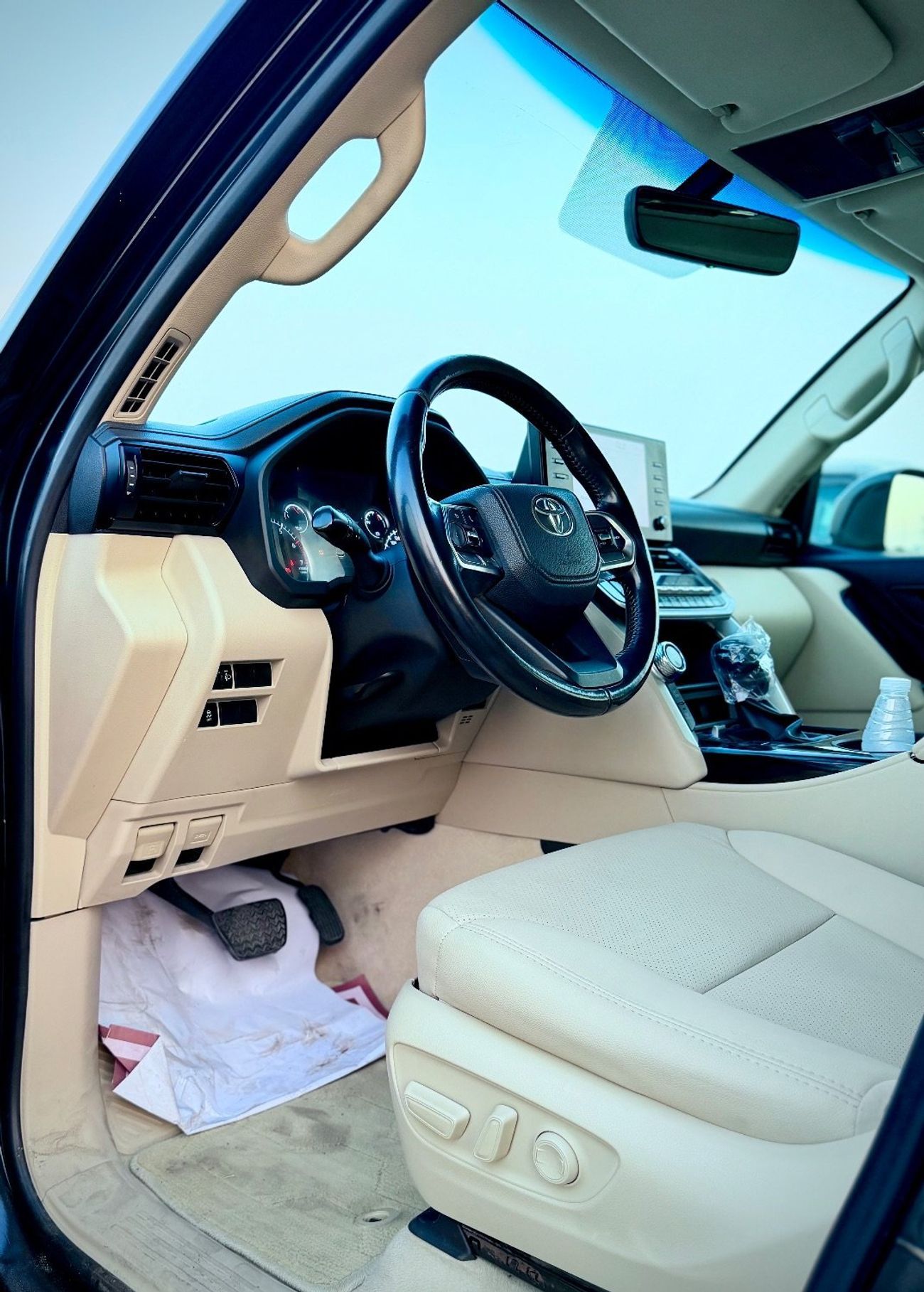 تويوتا لاند كروزر 2022 model GXR Full Option Top Of The Range