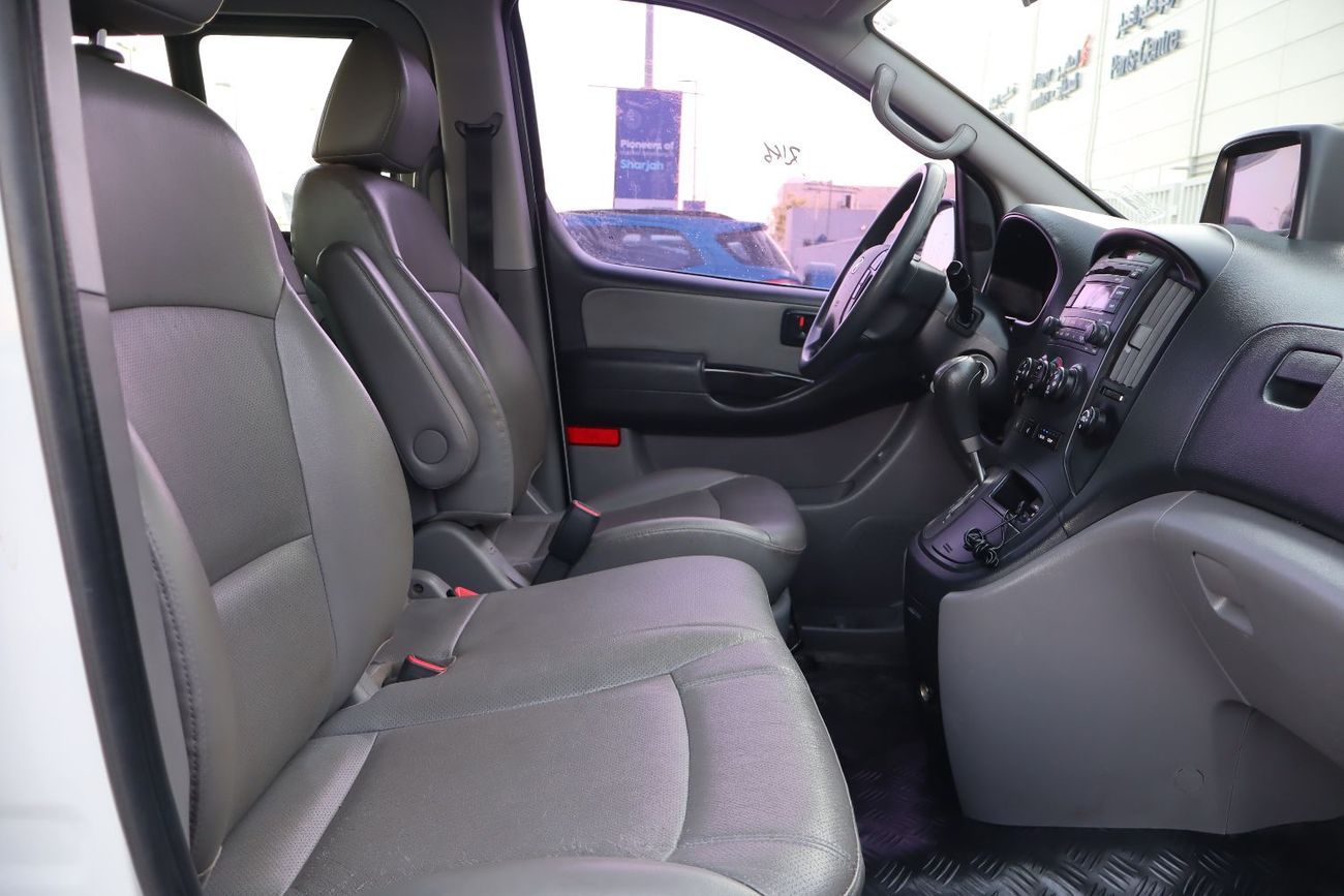 هيونداي H1 ستاريكس Hyundai H1 12-Seater Passenger Van 2016